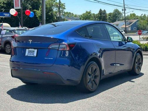 Deep Blue Metallic 2025 Tesla Model Y Long Range