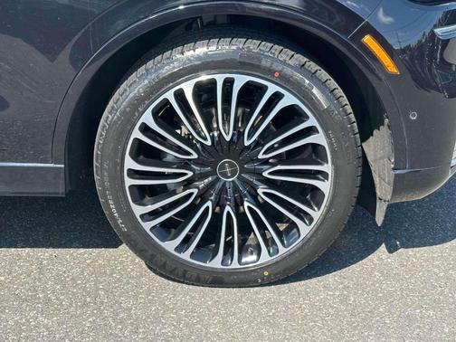 Infinite Black Metallic 2023 Lincoln Aviator Black Label AWD