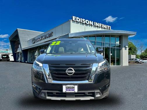 2022 Nissan Pathfinder Platinum