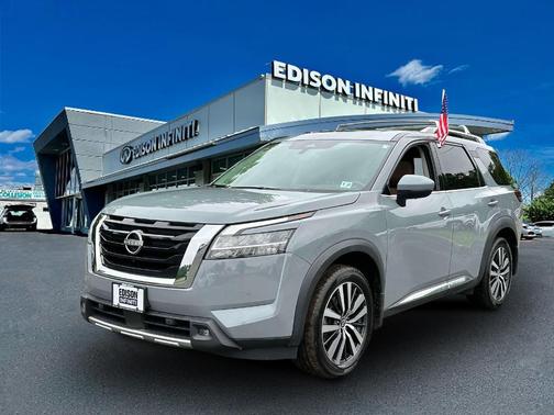 2022 Nissan Pathfinder Platinum