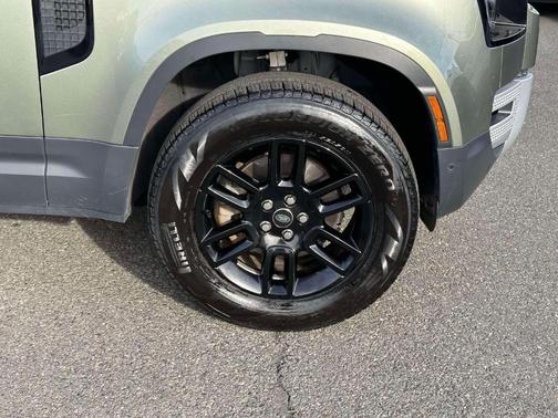 2025 Land Rover Defender P300