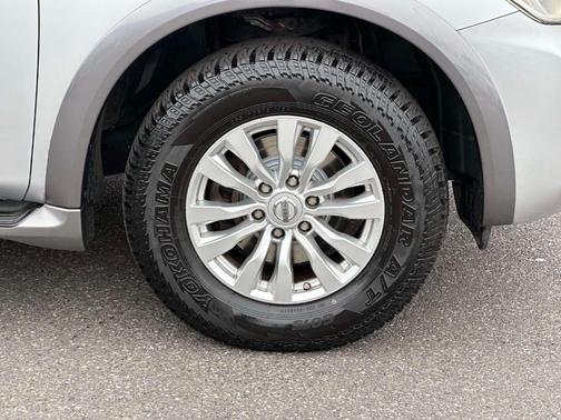 2017 Nissan Armada SV