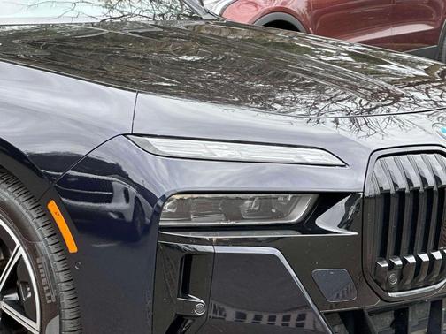 2023 BMW 760 760i xDrive