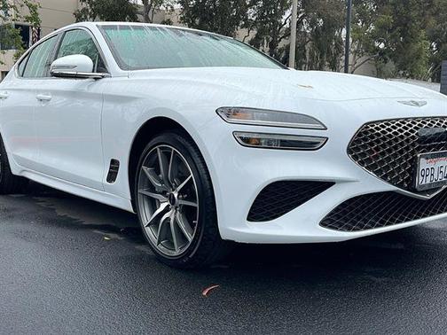 2025 Genesis G70 2.5T Standard