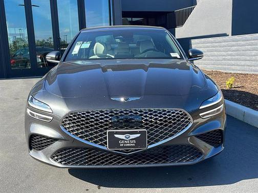 2025 Genesis G70 2.5T Standard