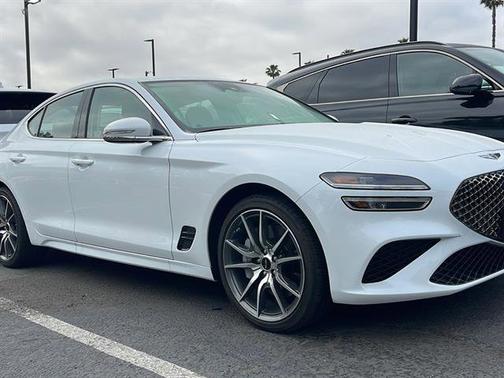 2025 Genesis G70 2.5T Standard
