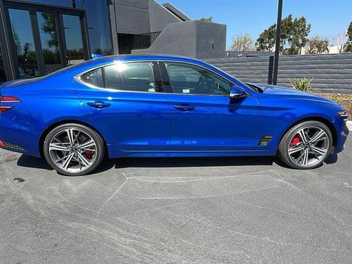 2025 Genesis G70 2.5T Standard