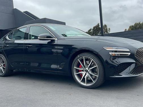 2025 Genesis G70 2.5T Prestige