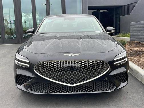 2025 Genesis G70 2.5T Prestige