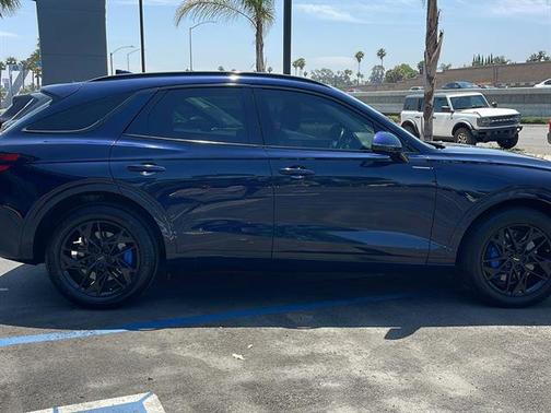 2023 Genesis GV70 2.5T Standard