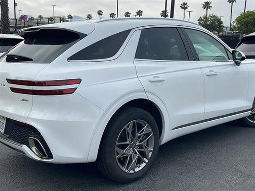 2025 Genesis GV70