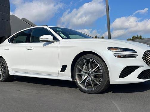 2025 Genesis G70 2.5T Standard