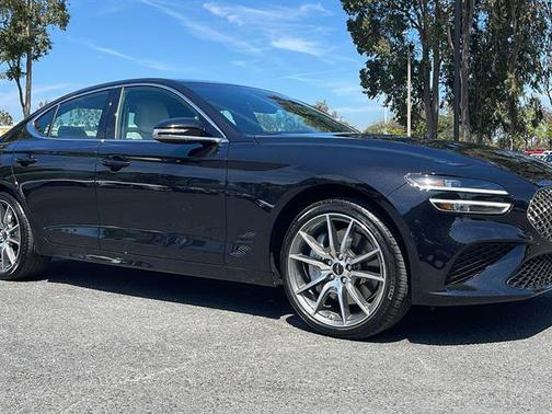2025 Genesis G70 2.5T Standard