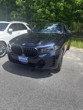 Carbon Black Metallic 2024 BMW X6 xDrive40i