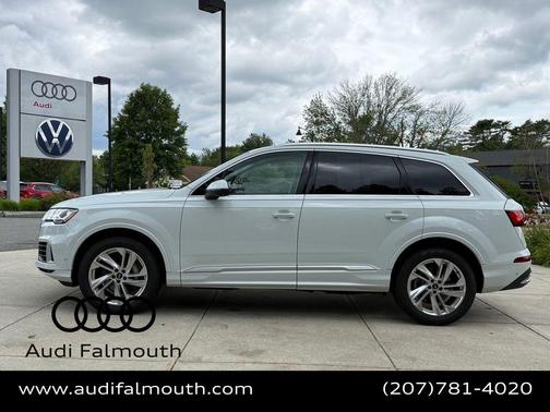 Glacier White Metallic 2022 Audi Q7 55 Premium Plus