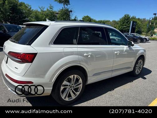 Glacier White Metallic 2022 Audi Q7 55 Premium Plus
