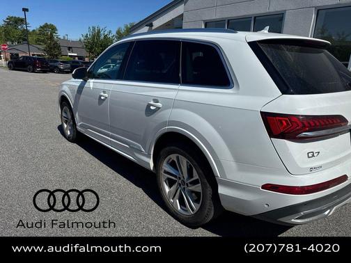 Glacier White Metallic 2022 Audi Q7 55 Premium Plus