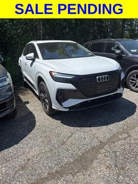 Glacier White Metallic 2024 Audi Q4 e-tron 50 Premium Plus