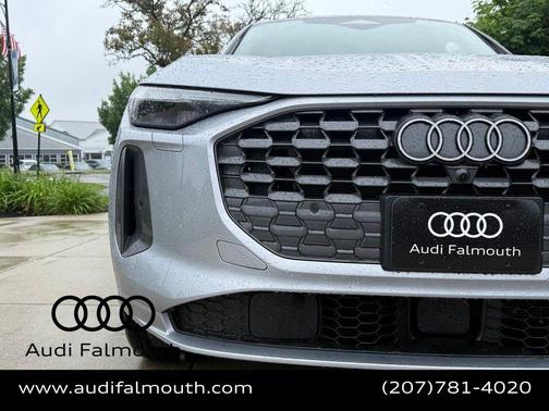 Florett Silver Metallic 2025 Audi Q5 2.0T quattro Premium