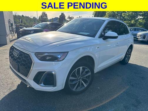 Ibis White 2023 Audi Q5 45 S line Premium Plus