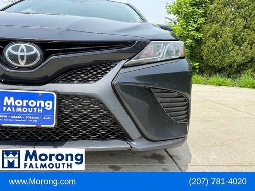 Midnight Black Metallic 2019 Toyota Camry SE