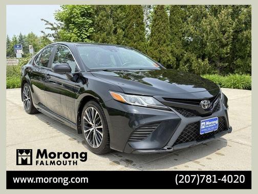 Midnight Black Metallic 2019 Toyota Camry SE