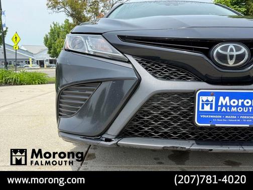 Midnight Black Metallic 2019 Toyota Camry SE