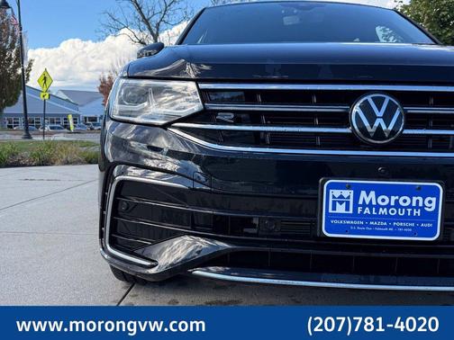 Deep Black Pearl Effect 2024 Volkswagen Tiguan 2.0T SEL R-Line