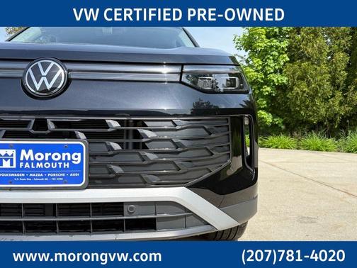 Deep Black Pearl Effect 2025 Volkswagen Tiguan 2.0T SE