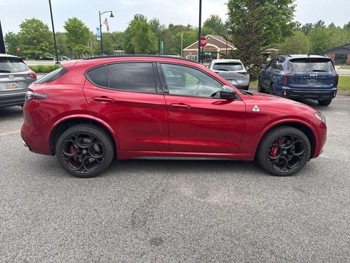 Rosso 2024 Alfa Romeo Stelvio Quadrifoglio