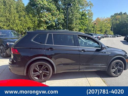 Deep Black Pearl Effect 2024 Volkswagen Tiguan 2.0T SE R-Line Black