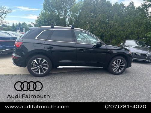 Mythos Black Metallic 2023 Audi Q5 45 S line quattro Premium