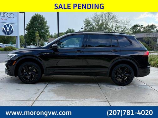 Deep Black Pearl Effect 2024 Volkswagen Tiguan 2.0T SE R-Line Black