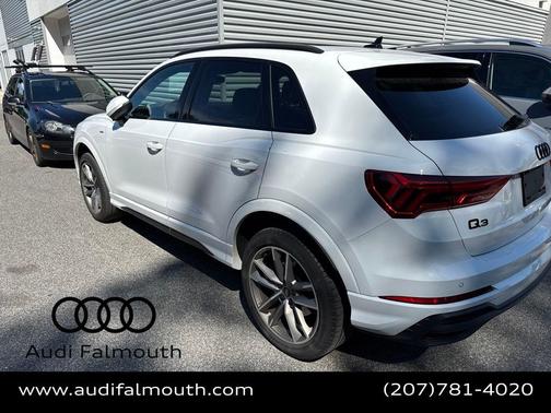 Glacier White Metallic 2023 Audi Q3 45 S line Premium