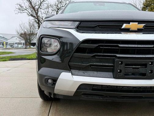 Mosaic Black Metallic 2022 Chevrolet Trailblazer LT