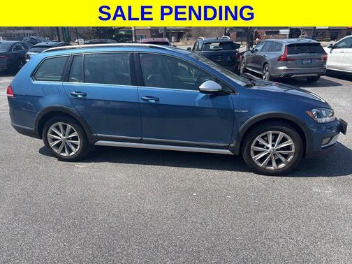 Silk Blue Metallic 2019 Volkswagen Golf Alltrack TSI SE