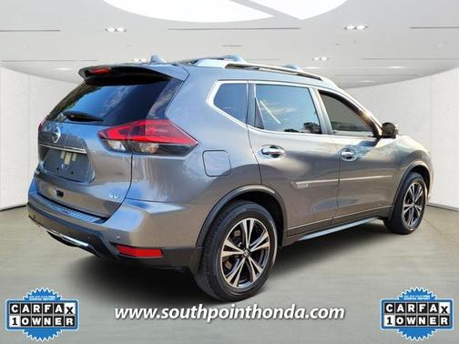 Photo 2 of 36 of 2019 Nissan Rogue SV