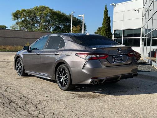 2024 Toyota Camry Hybrid SE