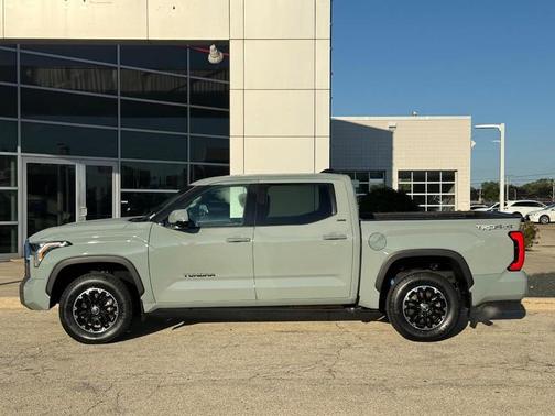 2022 Toyota Tundra SR5