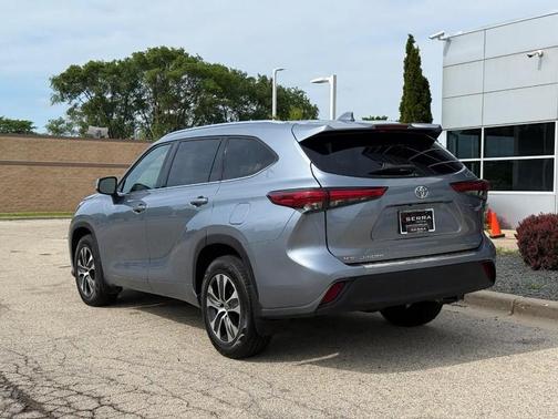 Moon Dust 2020 Toyota Highlander XLE