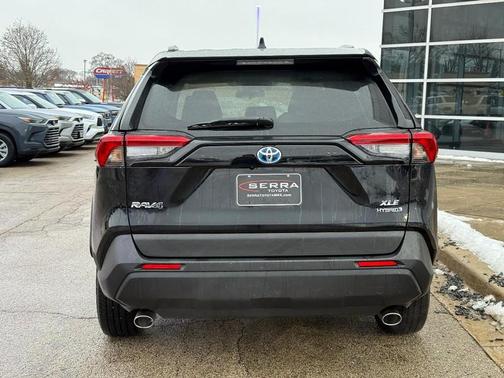 2024 Toyota RAV4 Hybrid XLE