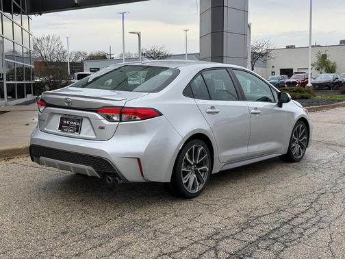 Classic Silver Metallic 2021 Toyota Corolla SE