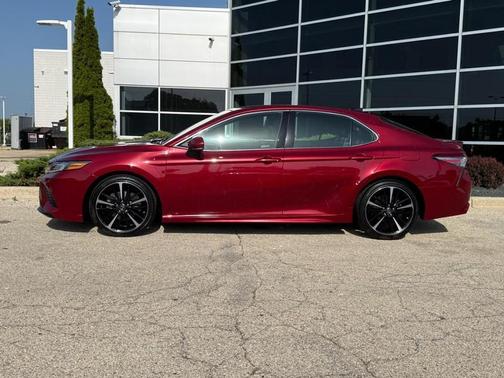Pearl 2018 Toyota Camry XSE