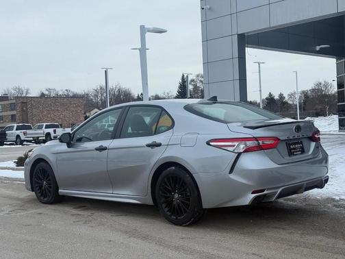 2020 Toyota Camry SE