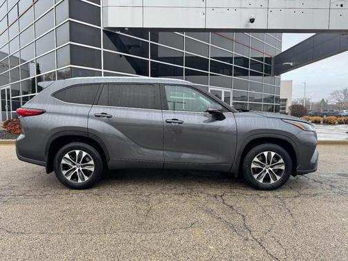 2023 Toyota Highlander Hybrid XLE
