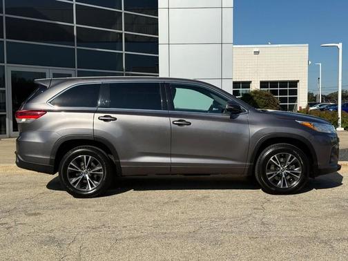 2018 Toyota Highlander LE I4