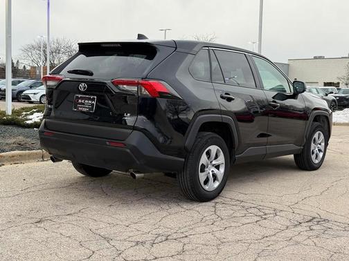 2023 Toyota RAV4 LE