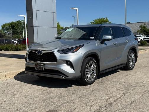 Celestial Silver Metallic 2024 Toyota Highlander Hybrid Platinum