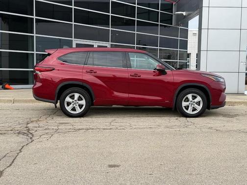 2022 Toyota Highlander Hybrid LE