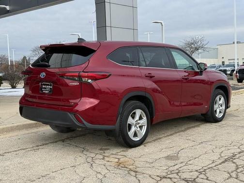 2022 Toyota Highlander Hybrid LE